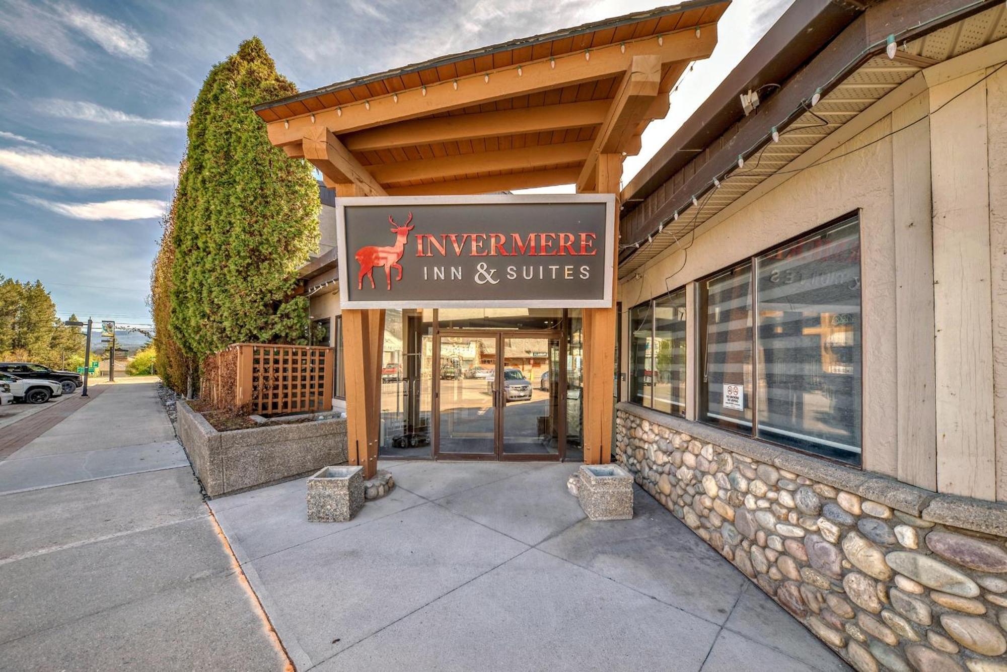 Invermere Inn & Suites エクステリア 写真
